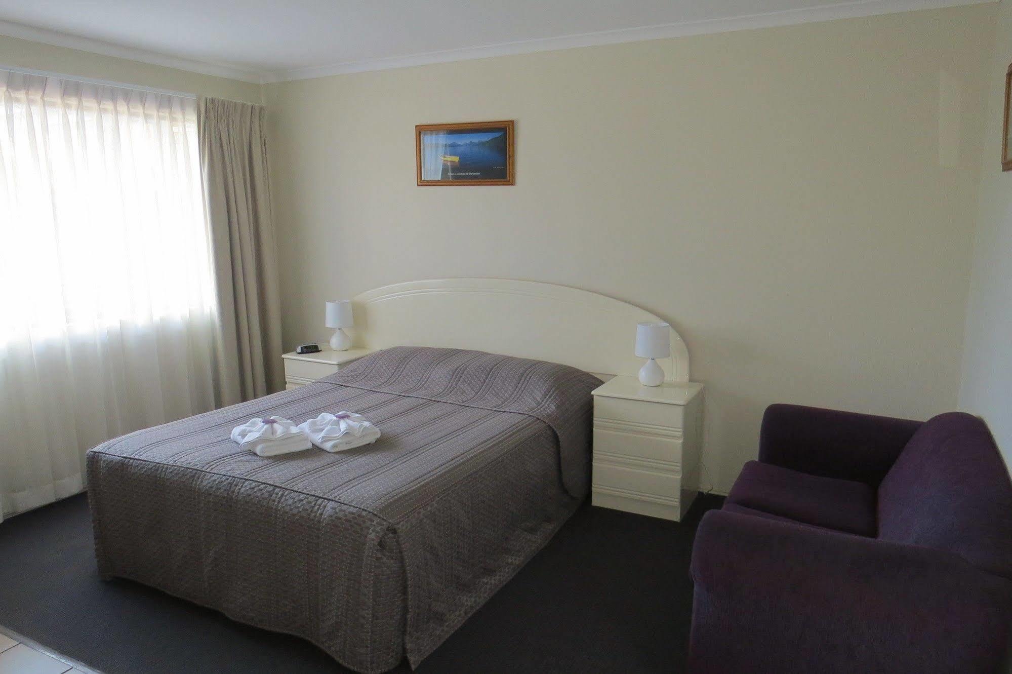 Biloela Palms Motor Inn Екстер'єр фото